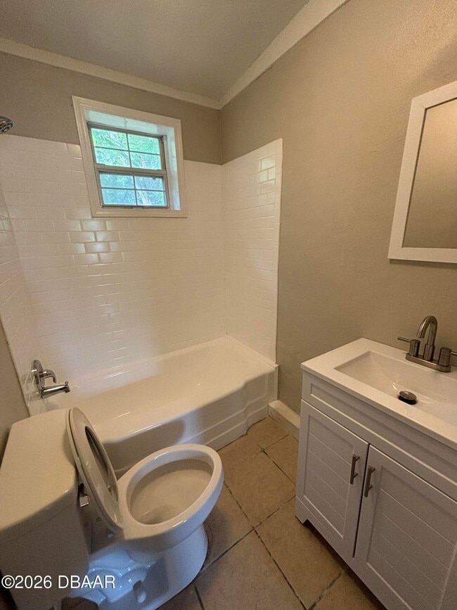 Building Photo - 650 Blakely Ave