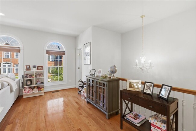 Building Photo - Welcome to this beautifully maintained 4-bedroom, 3.5-bath townhome in the heart of Lorton