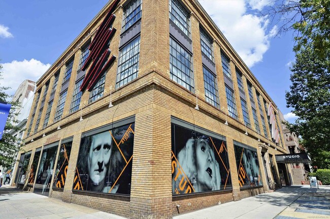 Building Photo - 1BR/1BA w/ Private Patio in DuPont Circle! Location, Location, Location!