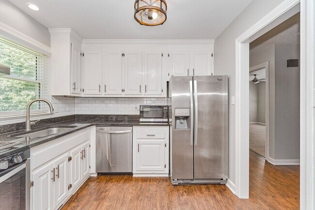 Building Photo - 9395 Blacksmith Dr