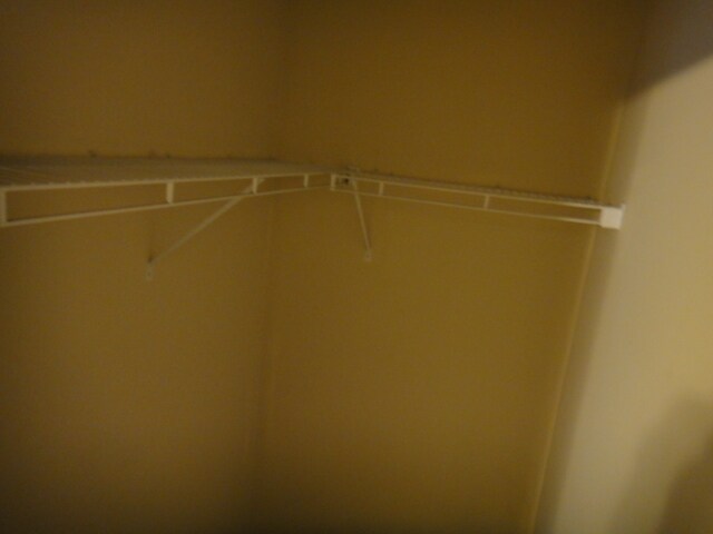 Building Photo - Longview Court