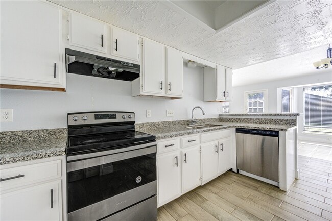 Building Photo - 7506 Stone Pine Ln