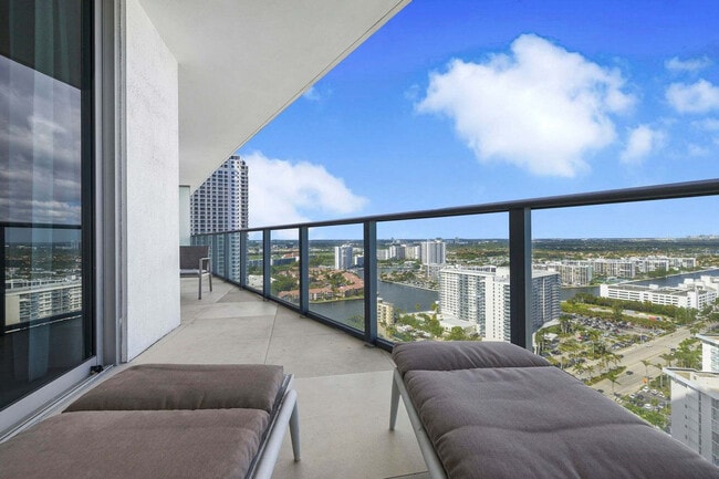 Building Photo - 4111 S Ocean Dr