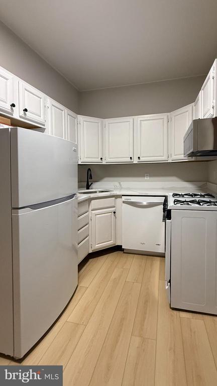 Building Photo - 165 E Mt Pleasant Ave