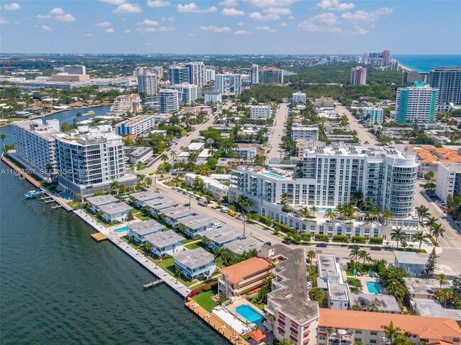 Building Photo - 401 N Birch Rd