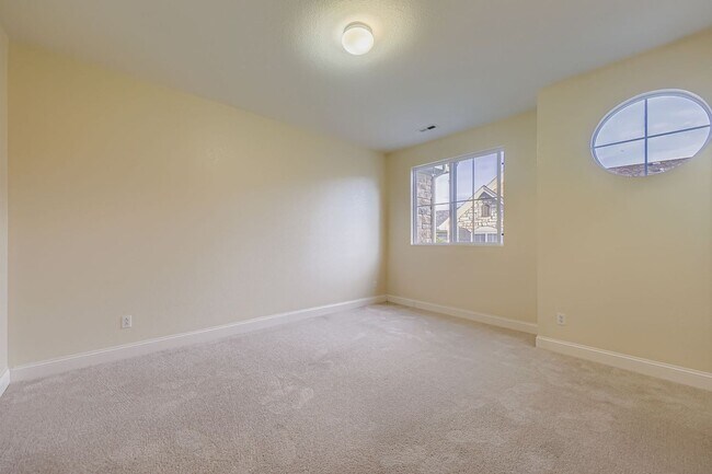 Building Photo - 11211 Osage Cir