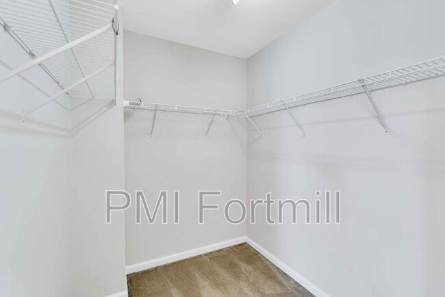 Building Photo - 15744 Kensington Palace Ln