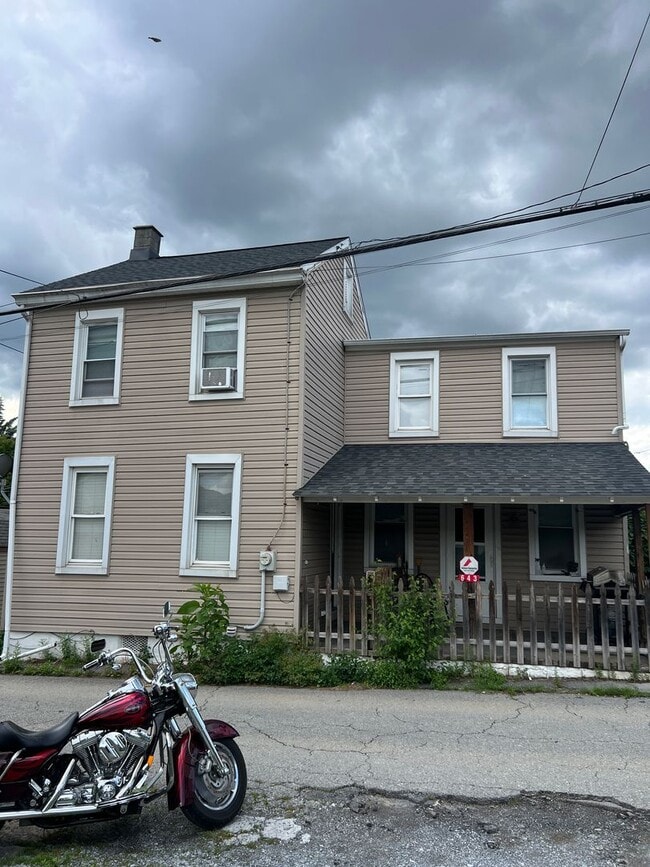 Building Photo - Columbia 3bed 1 bath home