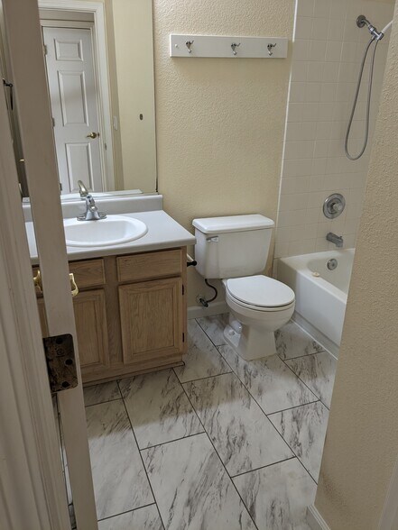 Building Photo - 1807 Rock Ct