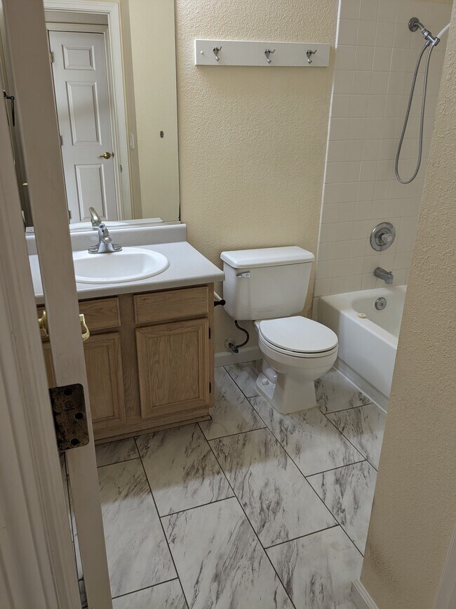 Building Photo - 1807 Rock Ct