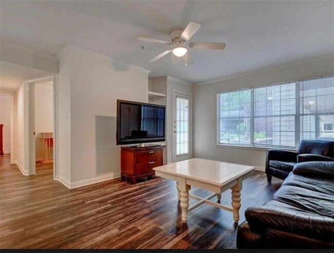 Primary Photo - 501 W 26th St