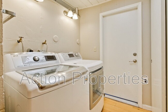 Building Photo - 3733 Carlson Cir