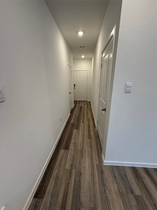 Building Photo - 807 Jubilee Dr
