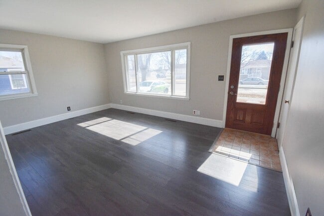 Building Photo - Beautiful 3 Bedroom with ALL the Updates!