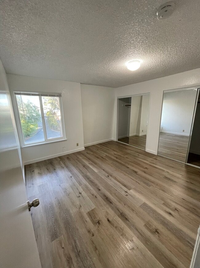 Building Photo - 5566 Tunitas Ave