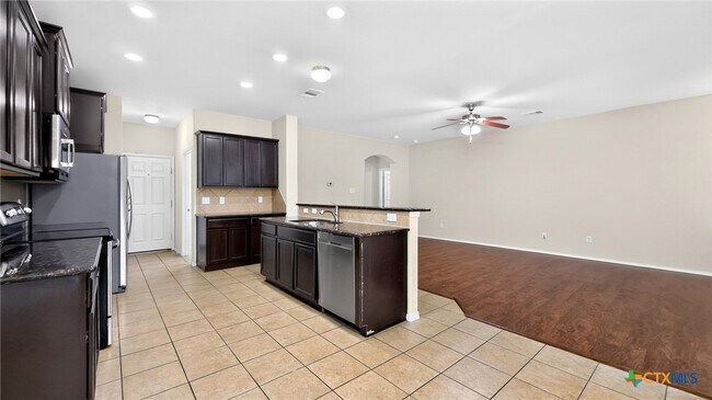 Building Photo - 3403 Cricklewood Drive