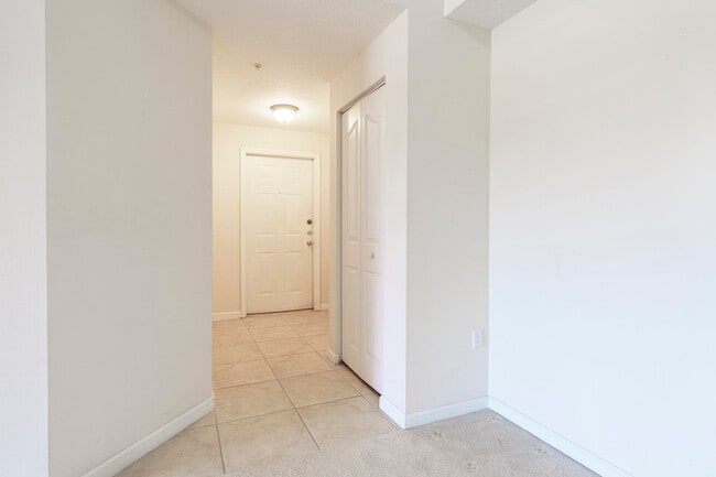 Building Photo - 1201 Myrtlewood Cir E