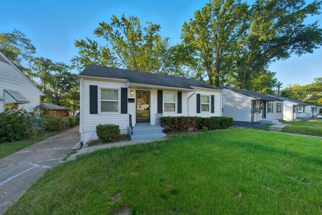 Primary Photo - 224 Cameron Rd