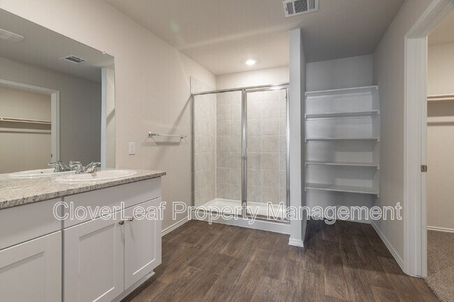 Building Photo - 466 Orion Dr