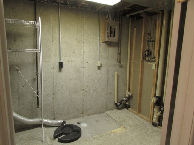 Building Photo - 3 BEDROOM + BONUS ROOOM | 2 BATH | HOUSE |...