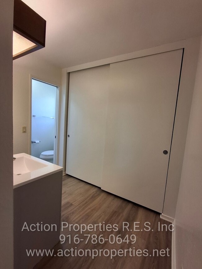 Building Photo - Antelope R.V. Parking, Single Story: Large Yard: RV Parking: 3 Bed, 2 Bath - Foothill Farms/Antelope