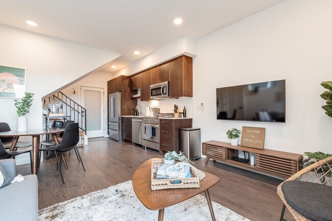 Building Photo - 1215 E Union St