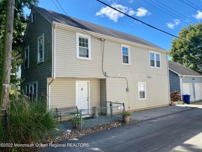 Building Photo - 330 Norwood Ln