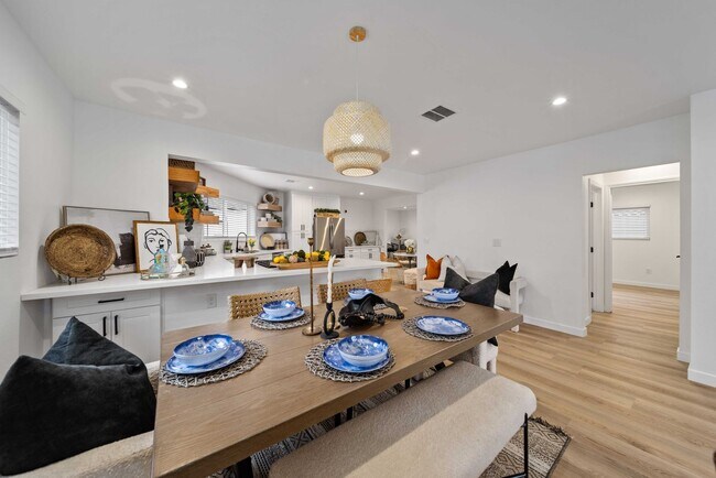 Building Photo - 11946 Aneta St