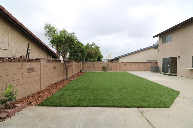 Building Photo - Two story 4/Bed, 2.5/bath  Home for Lease ...
