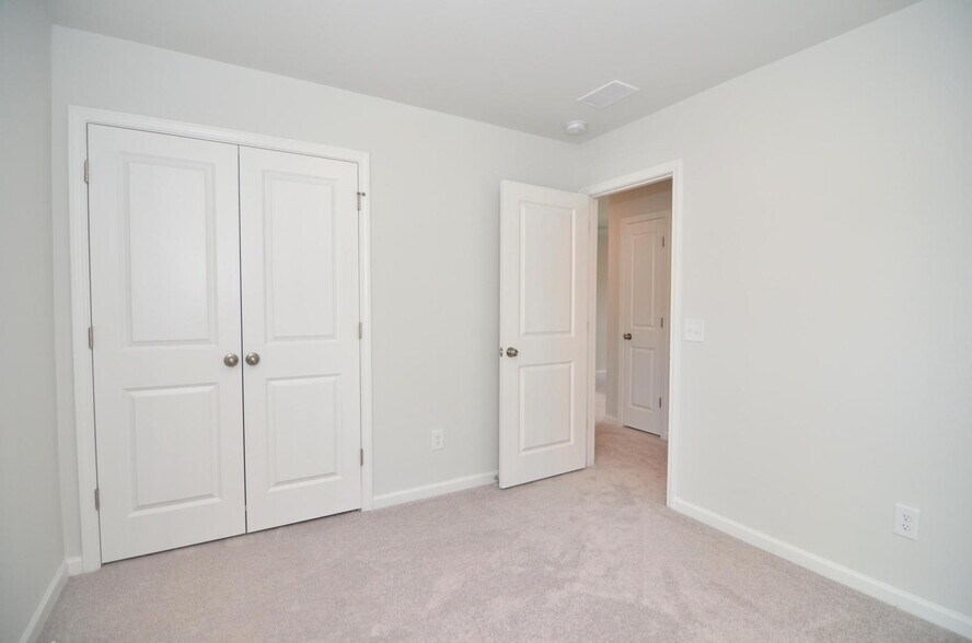 Building Photo - 333 Matuskovic Dr