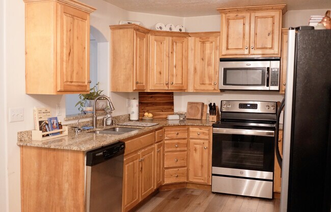 Building Photo - 1045 S 1700 W