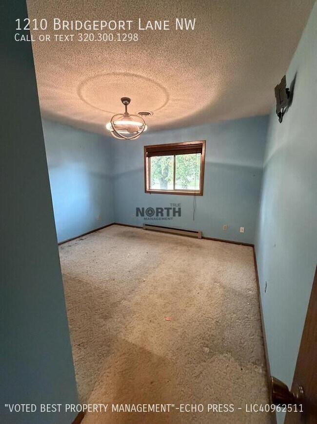 Building Photo - 1210 Bridgeport Ln NW