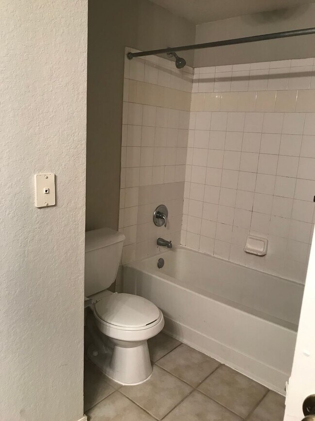 Building Photo - 2586RTJ.Madison 1110(100)