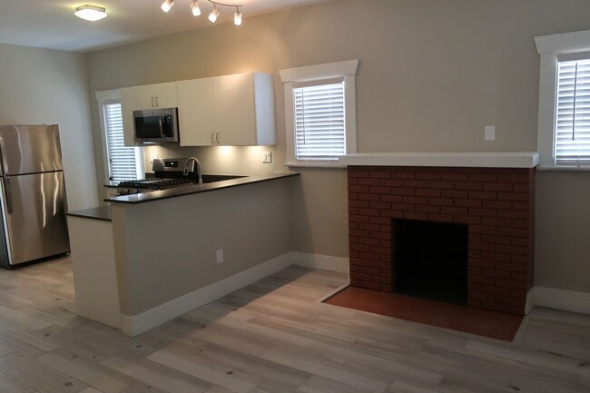Building Photo - Charming Duplex Apartment in Historic U of A Neighborhood Fully Remodeled in 2020