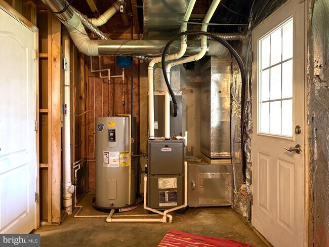 Building Photo - 1005 Sithean Way