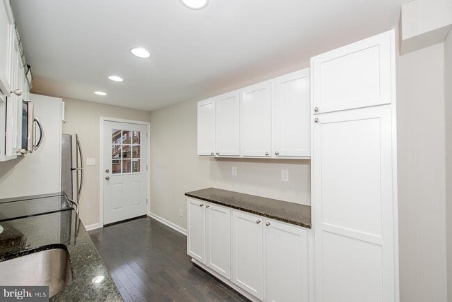 Building Photo - 1036 Patapsco St