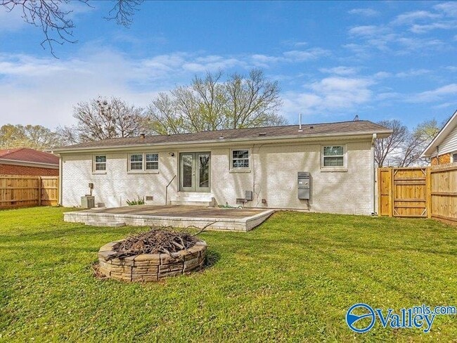 Building Photo - 315 Jack Coleman Dr NW