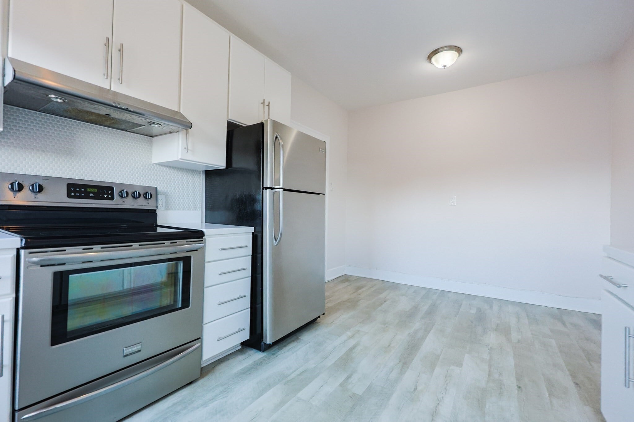 Building Photo - 857 Beacon St