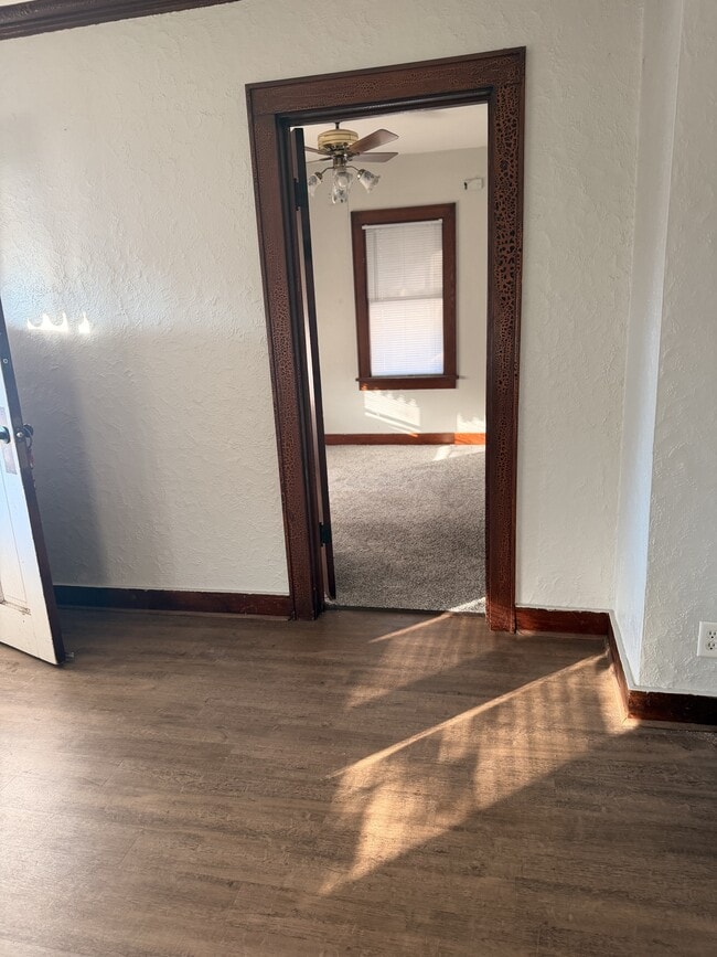 Building Photo - 105 Caroline St