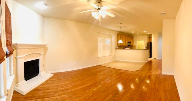 Building Photo - 2212 Hopkins Dr