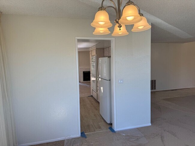 Building Photo - Newly Renovated 4 Bedroom 3 Bath Home with...