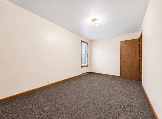 Building Photo - 16 Highland Ave
