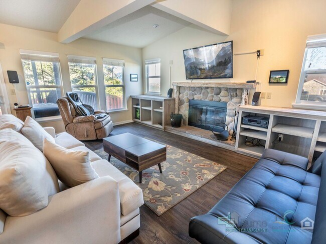 Building Photo - 416 N Downing St