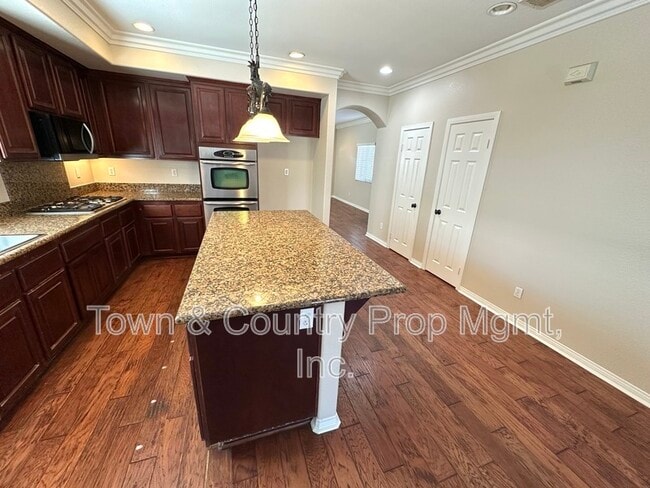 Building Photo - 9360 Alderwood Dr