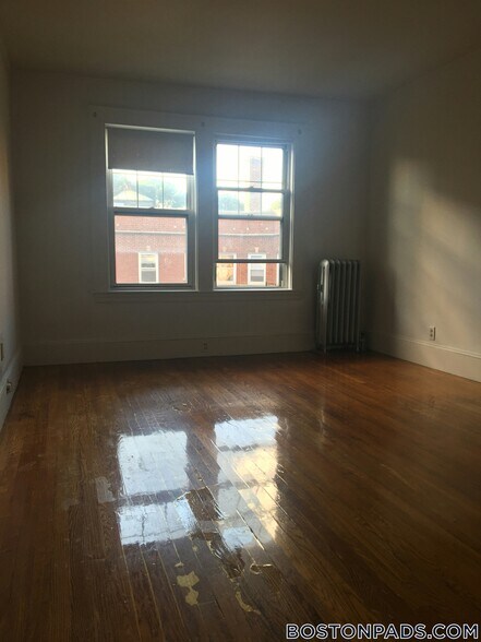 Building Photo - 157 Summer St