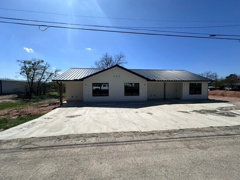 Building Photo - 900 W Highland Ave