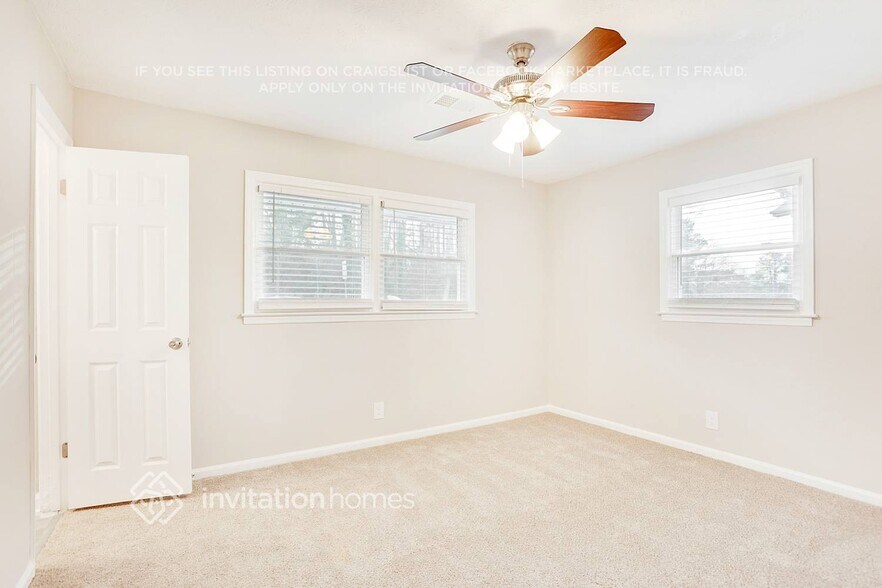 Building Photo - 2679 Carriage Ln