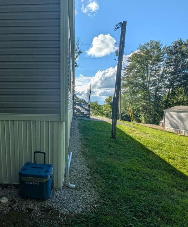 Building Photo - 249 Devils Neck Rd