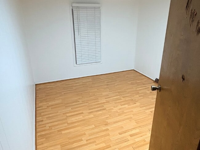 Building Photo - 3305 N Holdridge Ave