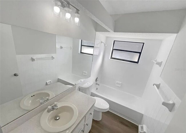 Building Photo - 7846 Cayuga Dr